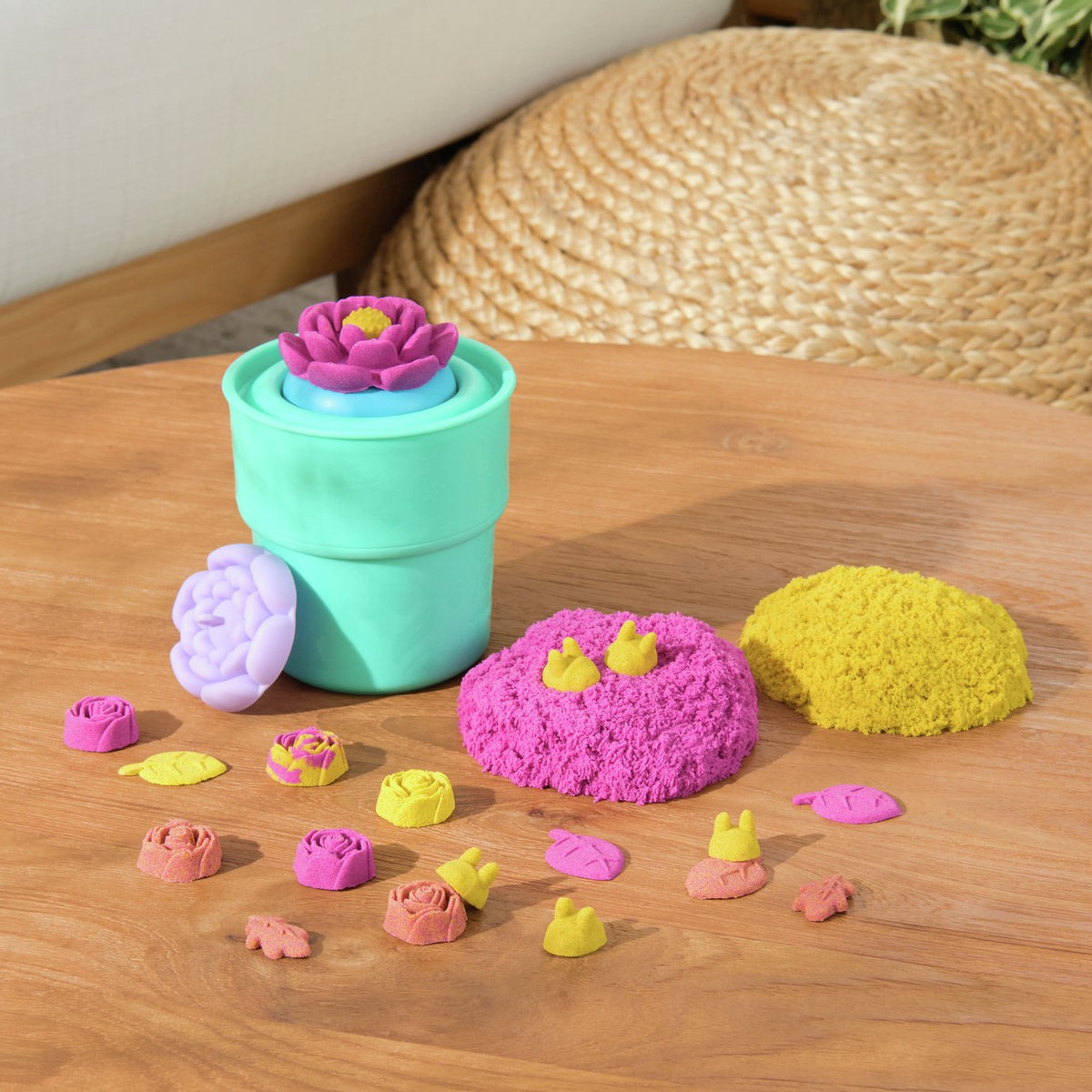 Kinetic Sand Squish Blossom