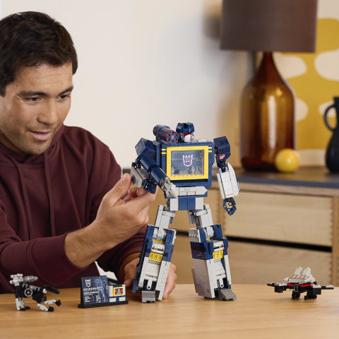 Lego Icons Transformers: Soundwave