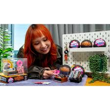 Zuru Mini Brands Vinyls Capsule S1